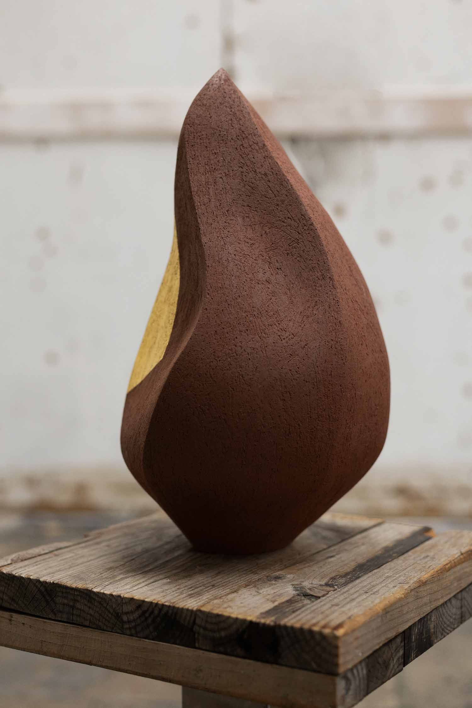 Vesna-Garic-Sulpture-Grés-Or-Gaia