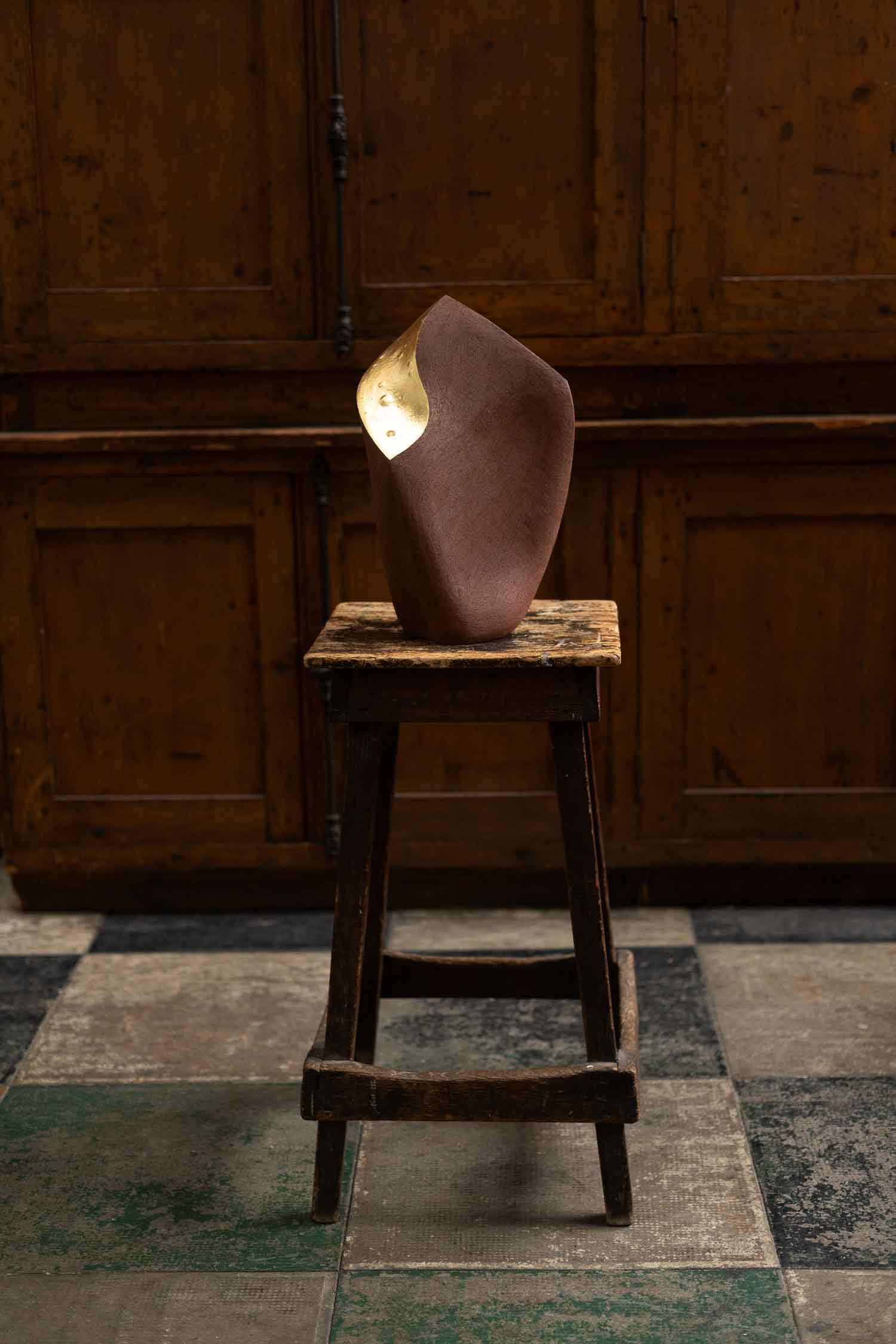 Vesna-Garic-Sulpture-Grés-Or-Stela