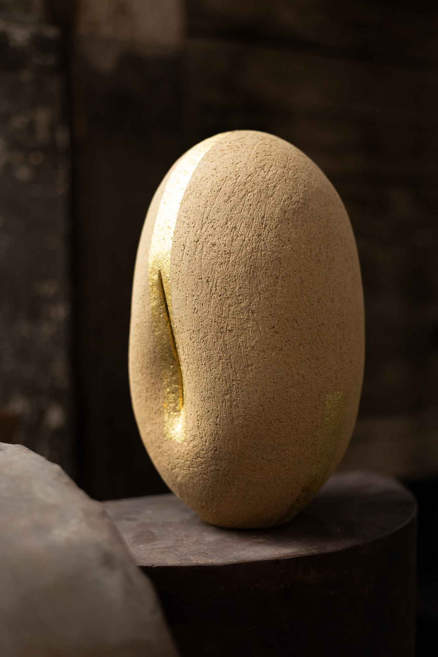 Vesna-Garic-Sulpture-Grés-Or-Origine@MS