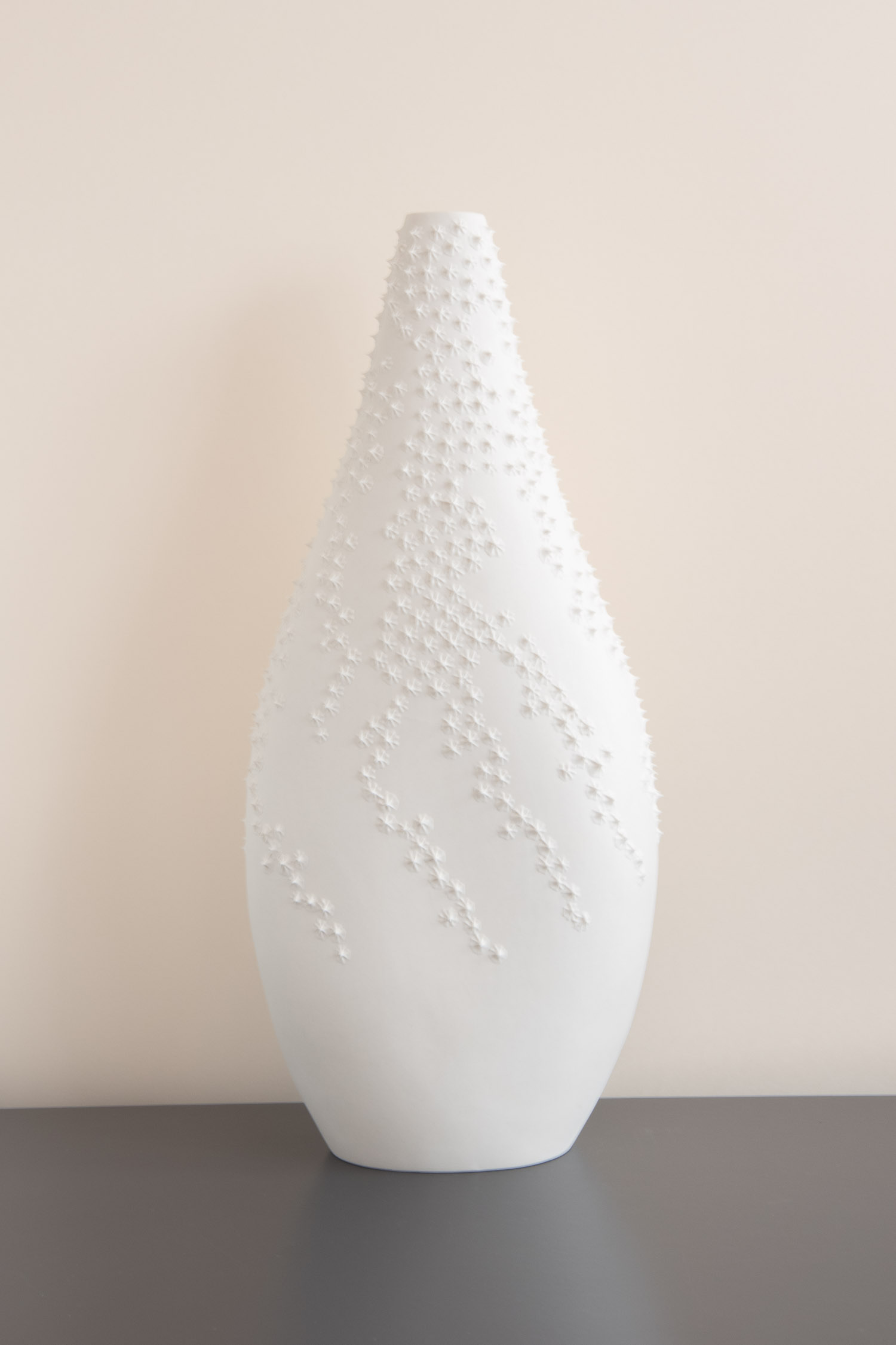 Vesna-Garic-Vase UL Armure-Porcelaine-Picots-WHITE