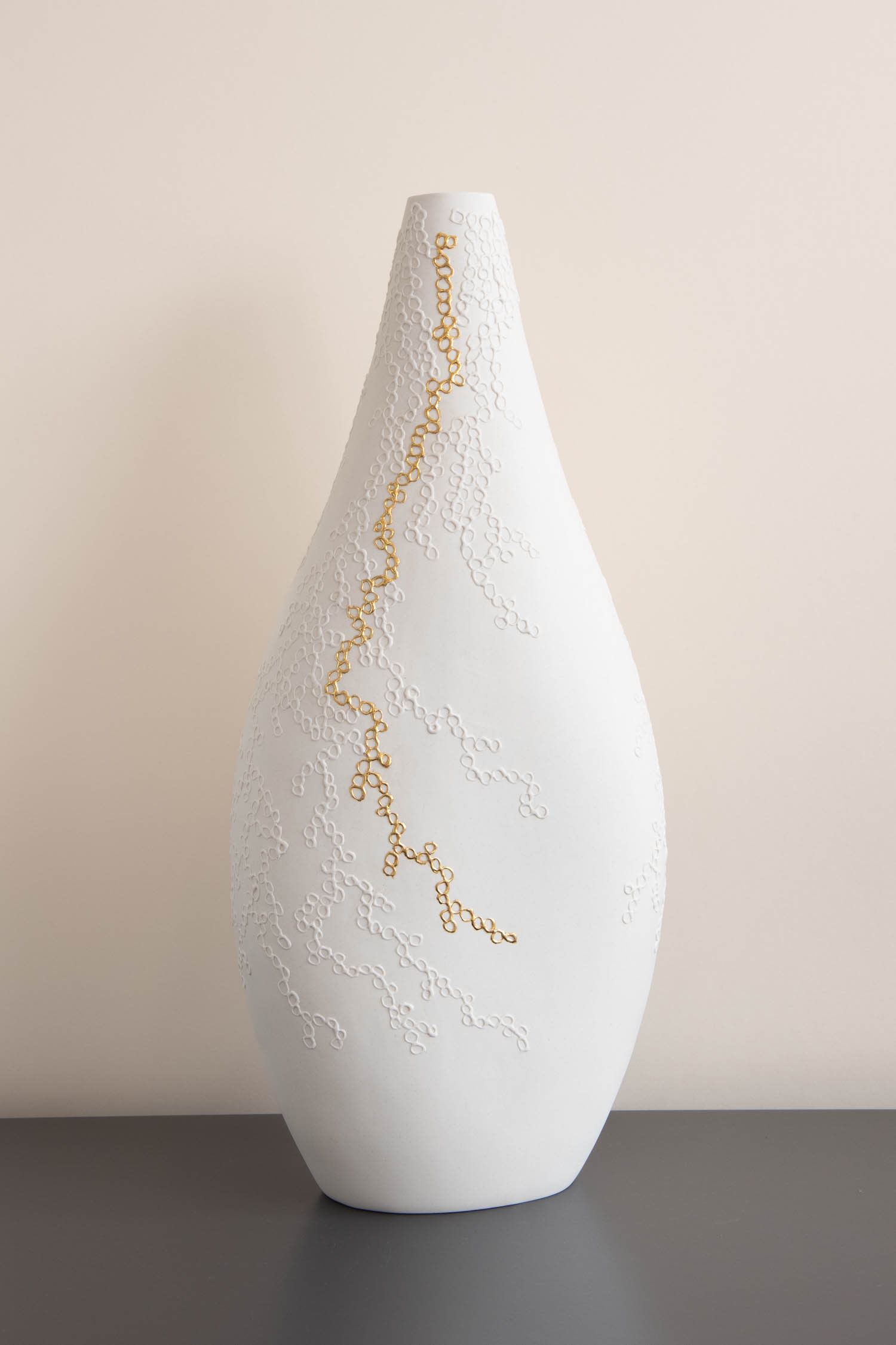 Vesna-Garic-Vase ULApparat-Porcelaine-Dentelle